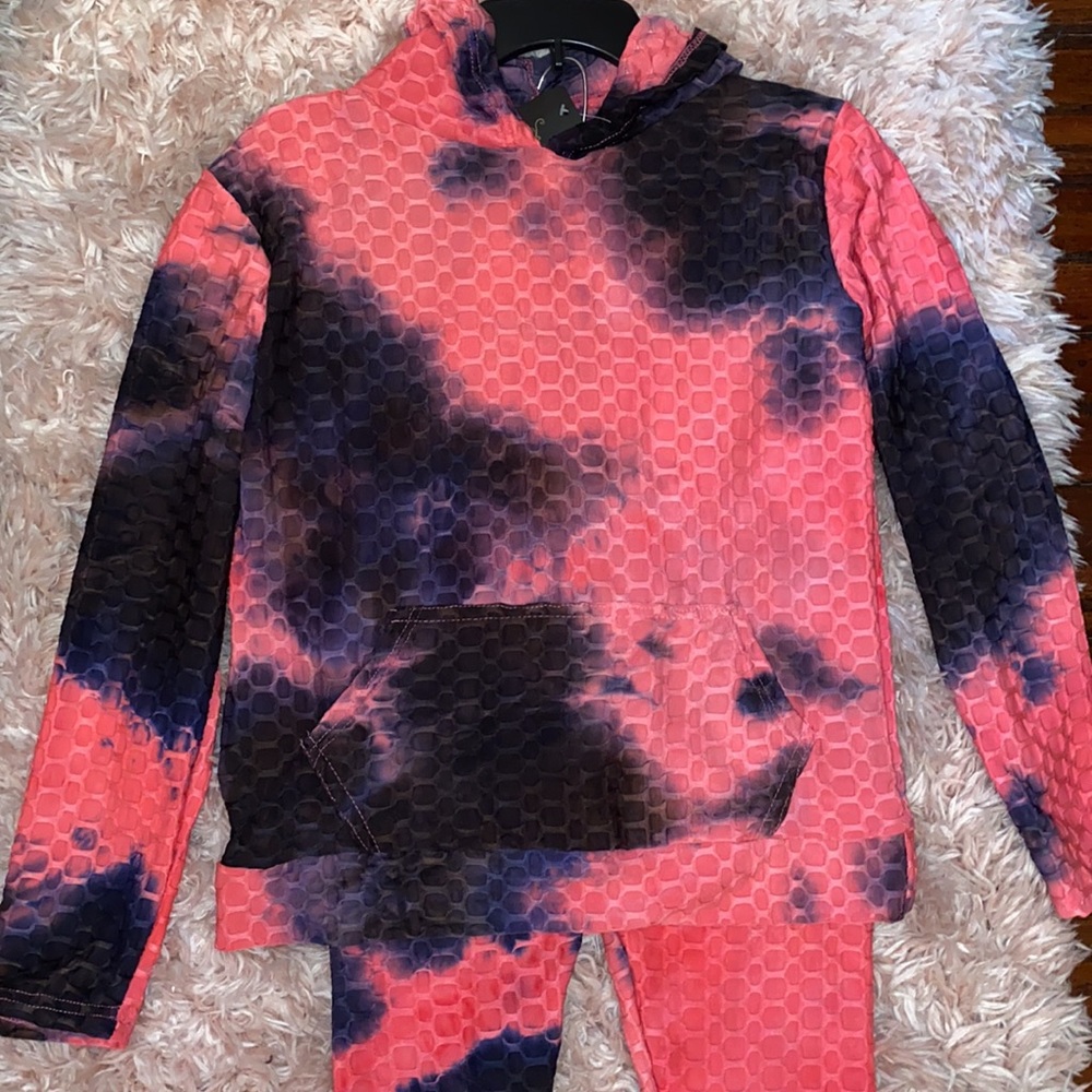 Tye-Dye Matching Set Size Small/Medium - Picture 2 of 5